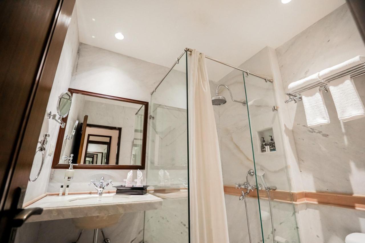 Saptapuri By Royal Orchid Hotels Limited Varanasi Eksteriør bilde